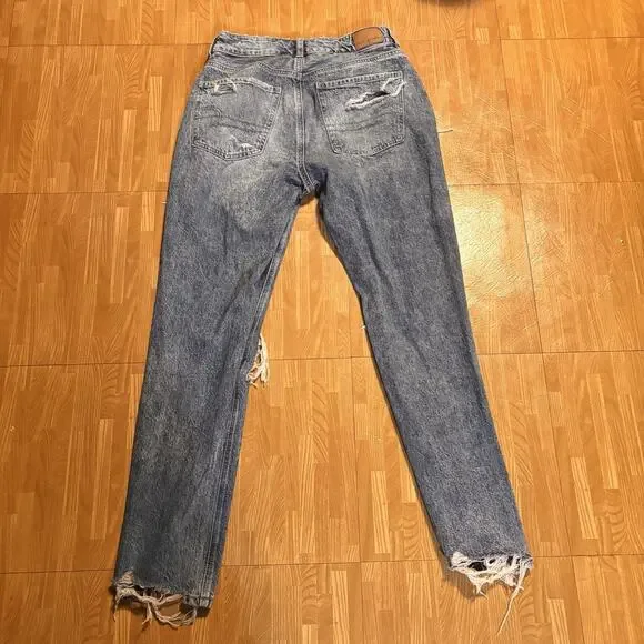 American Eagle Tomgirl Jeans Size 2 Distressed High Rise Mom Denim - Picture 6 of 7
